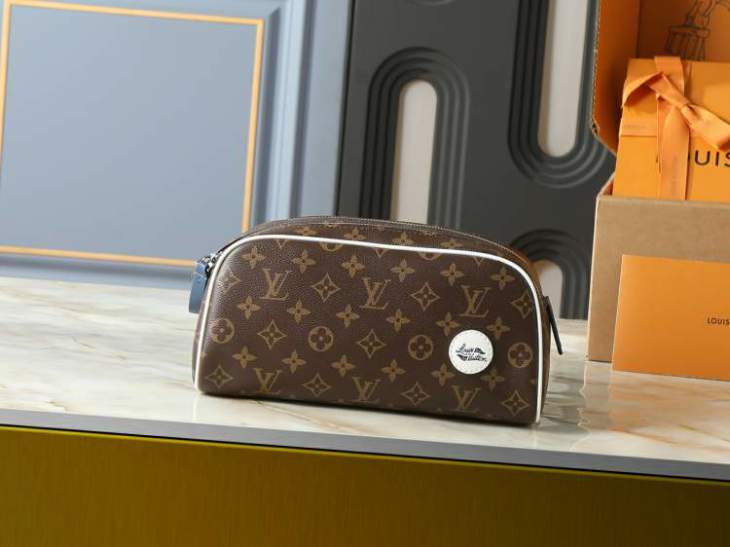 Picture of Louis Vuitton Wallets _SKUfw236175344fw